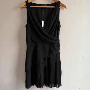 Black Sleeveless Pleated Dress